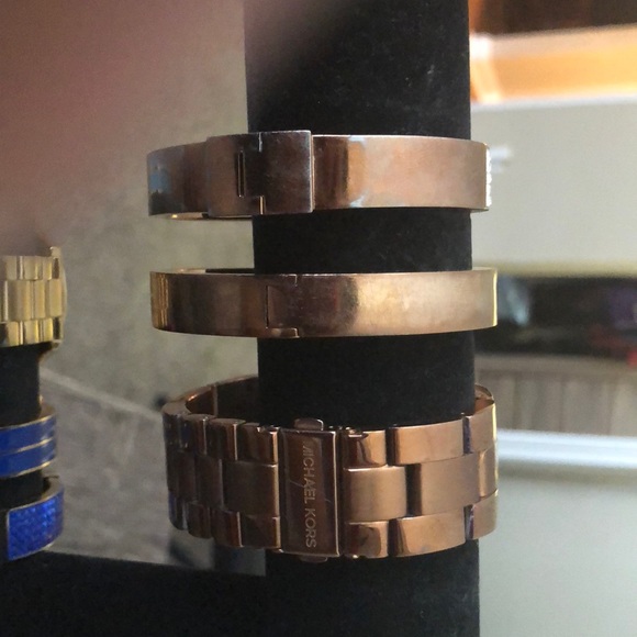 Michael Kors Watch an Bracelets Set - Picture 3 of 3